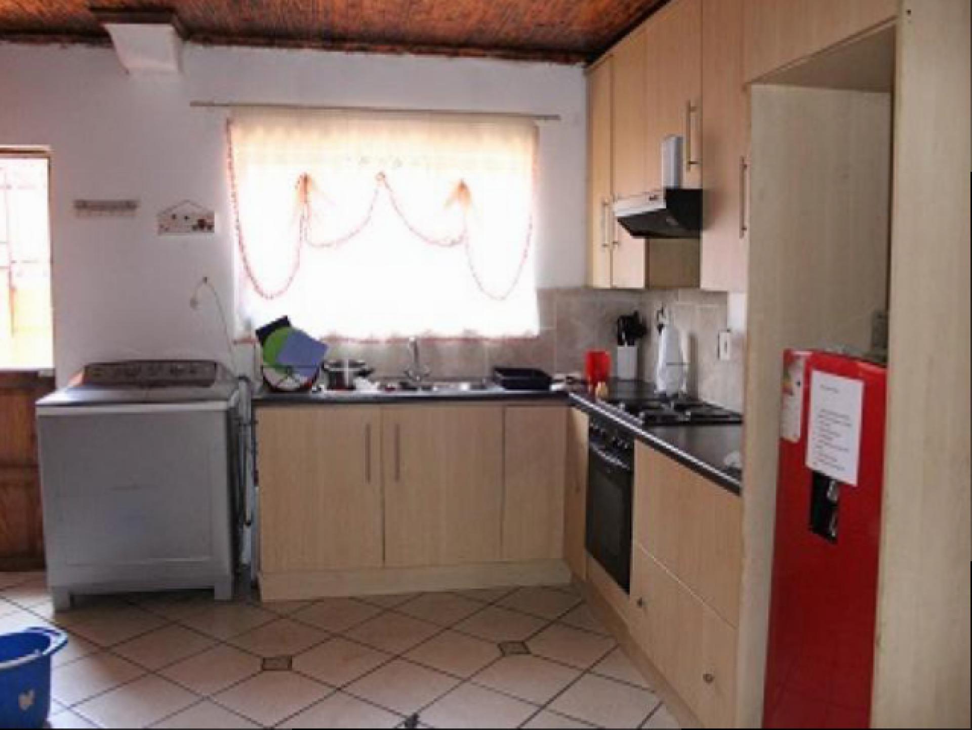 Kitchen of property in Coronationville