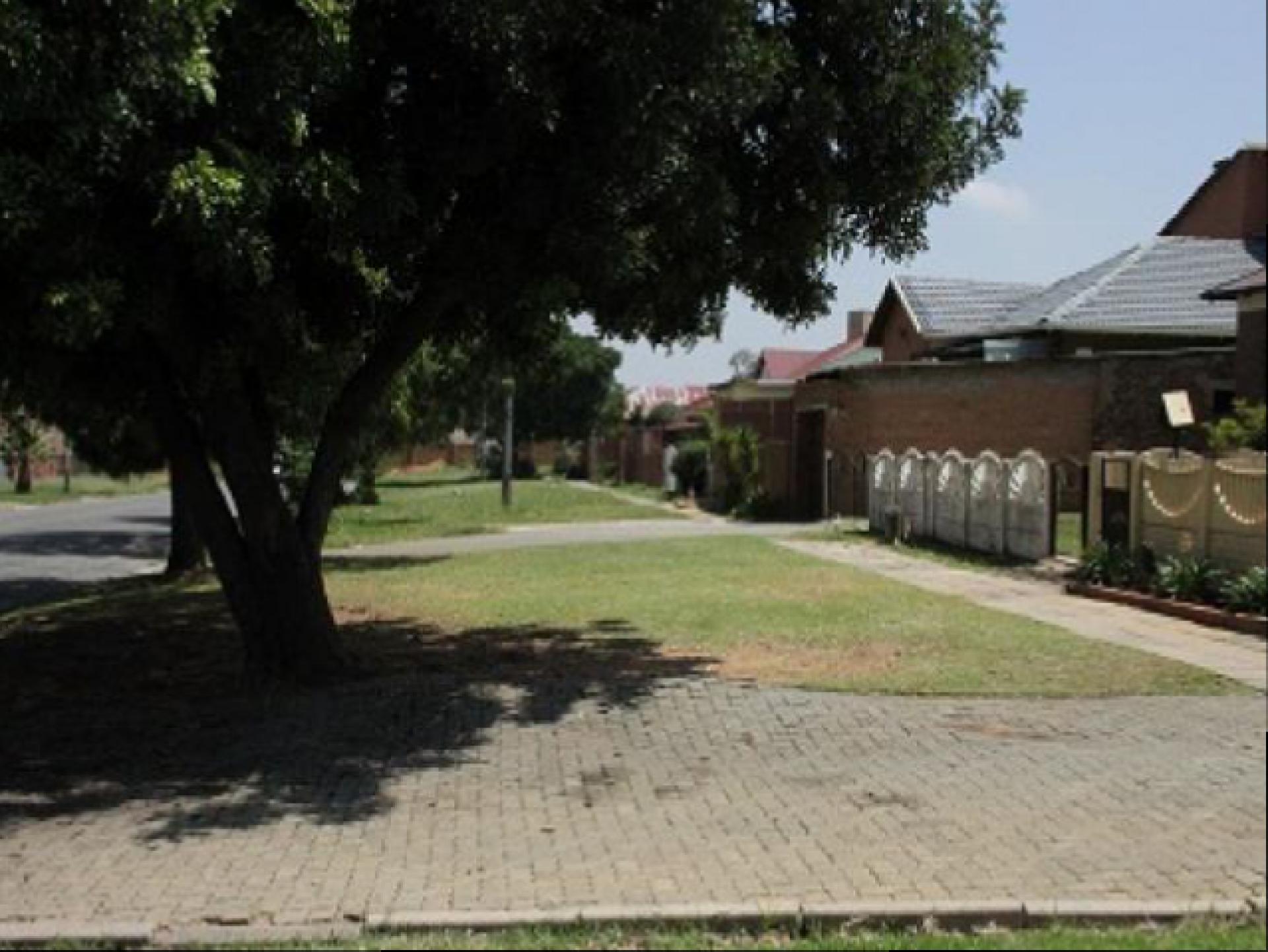Front View of property in Coronationville