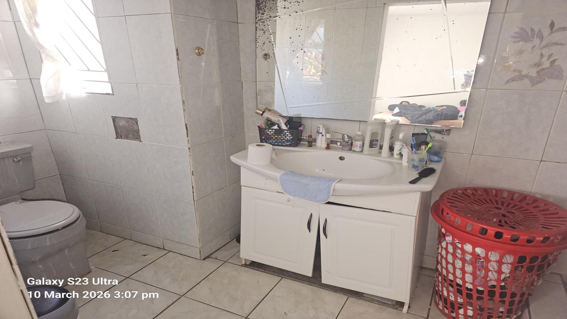 Bathroom 2 of property in Riverlea - JHB