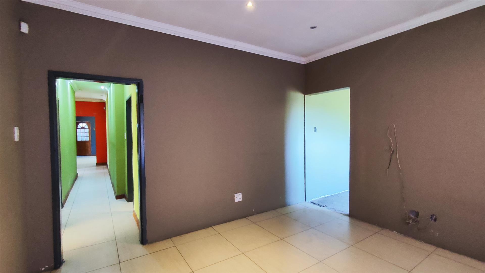 Bed Room 3 - 19 square meters of property in Three Rivers