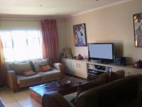 Lounges - 23 square meters of property in Mooikloof Ridge