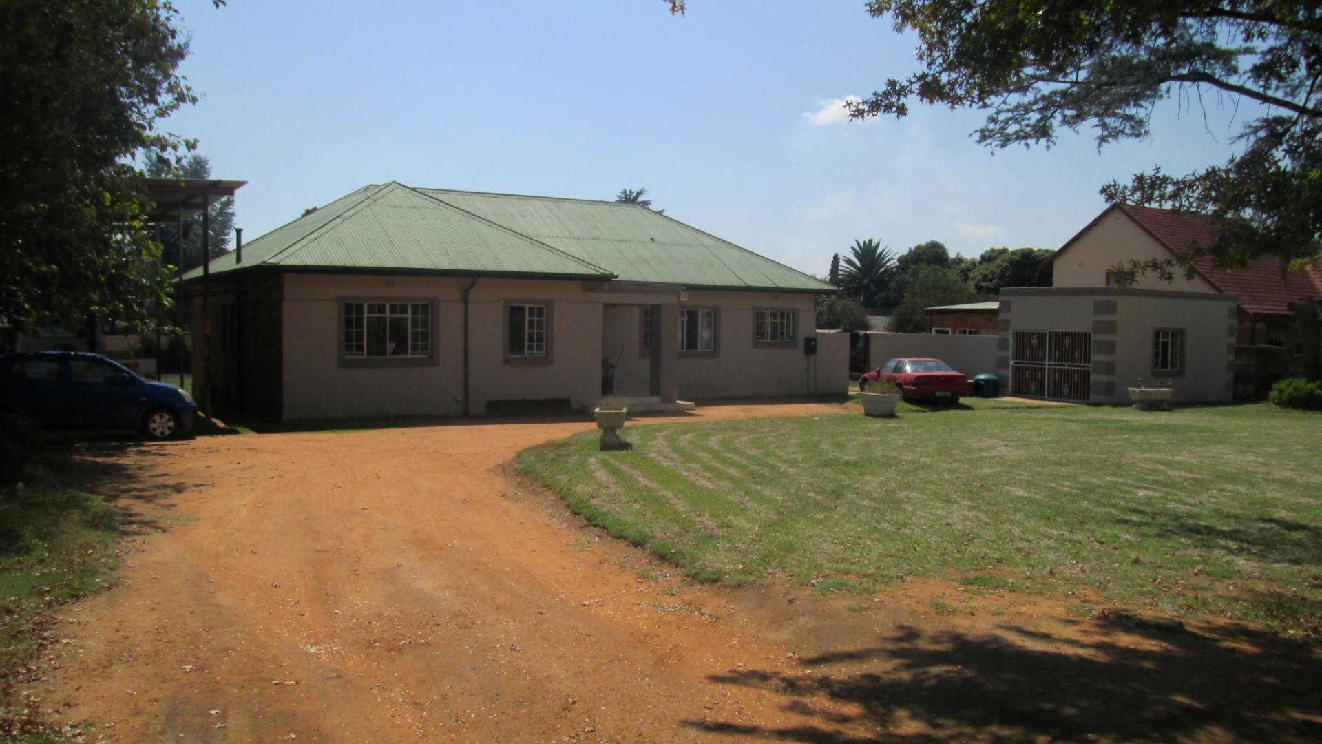 Front View of property in Parkhill Gardens