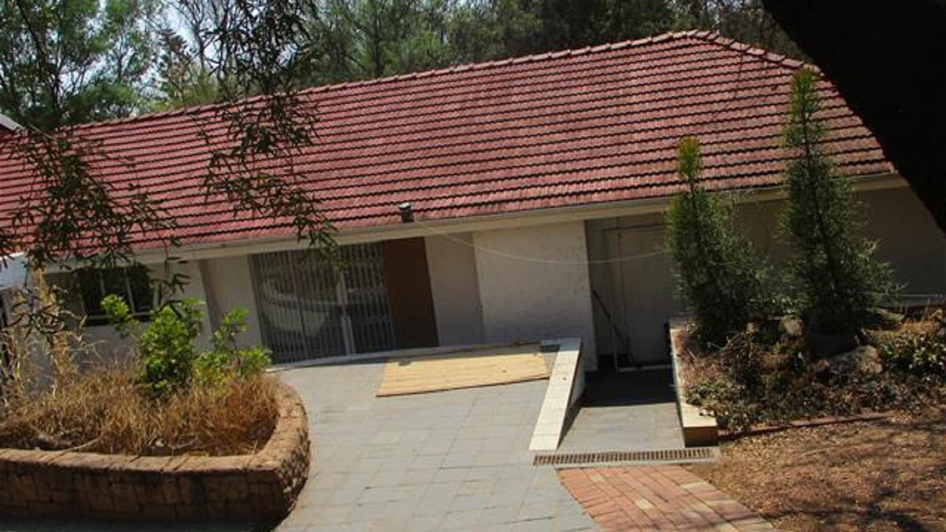 Backyard of property in Hartebeesfontein