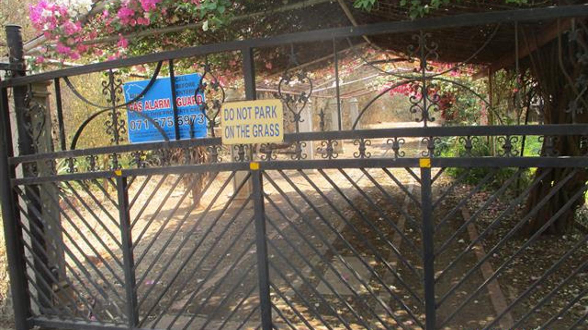 Front View of property in Hartebeesfontein