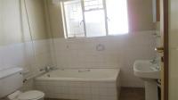 Bathroom 1 of property in Hartebeesfontein