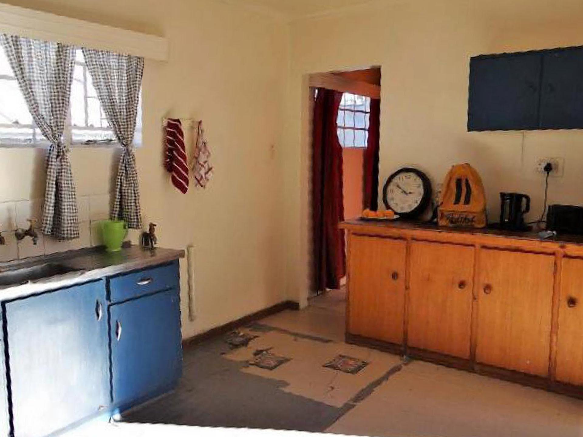 Kitchen of property in Beaufort West