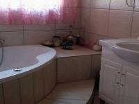 Main Bathroom - 8 square meters of property in Sundra