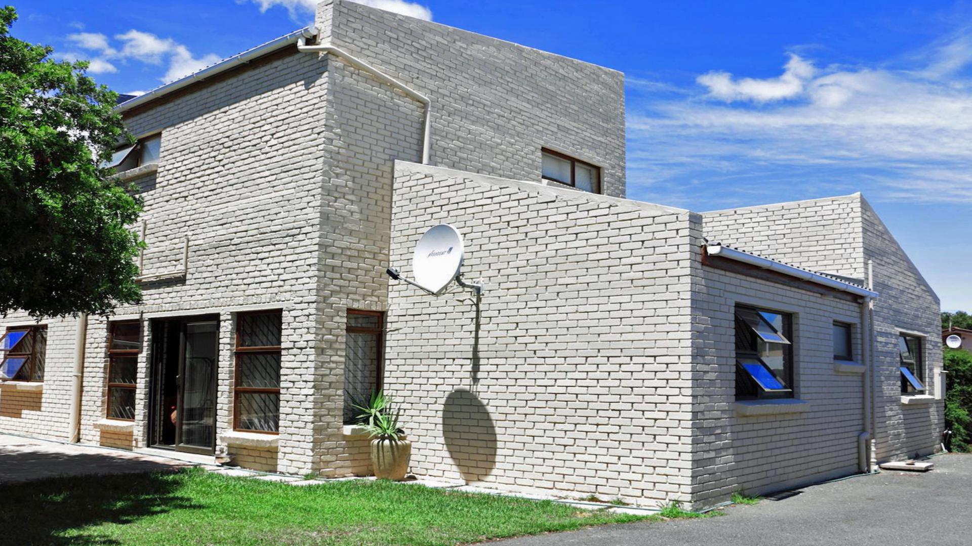 Front View of property in Gordons Bay