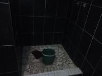 Bathroom 1 - 7 square meters of property in Bedworth Park