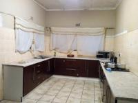 Kitchen - 28 square meters of property in Bedworth Park