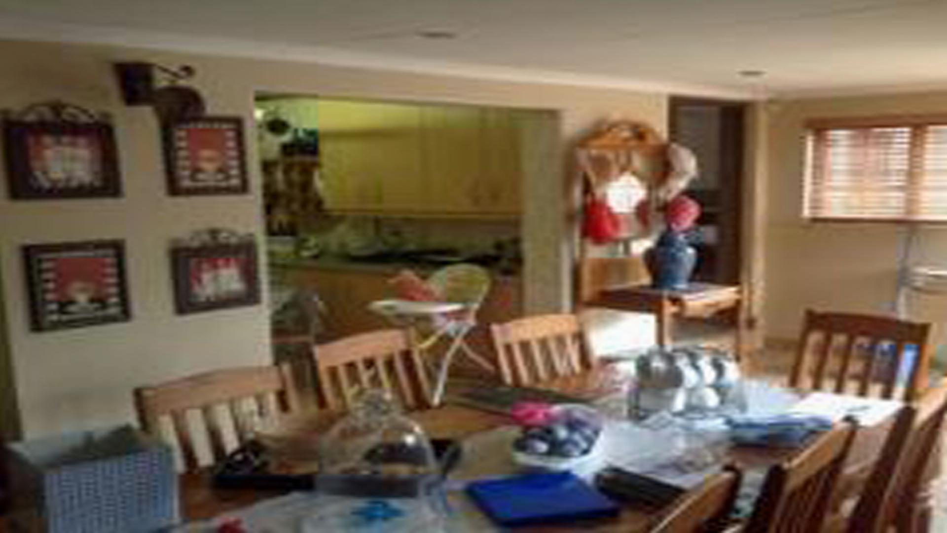 Dining Room of property in Dan Pienaarville