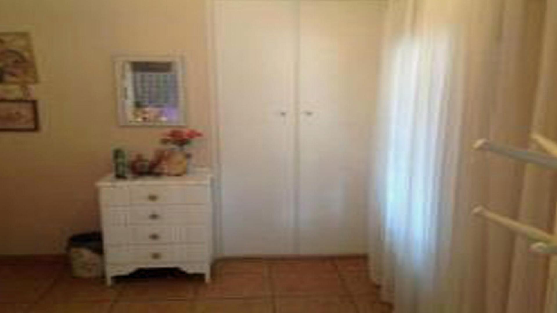 Bed Room 1 of property in Dan Pienaarville