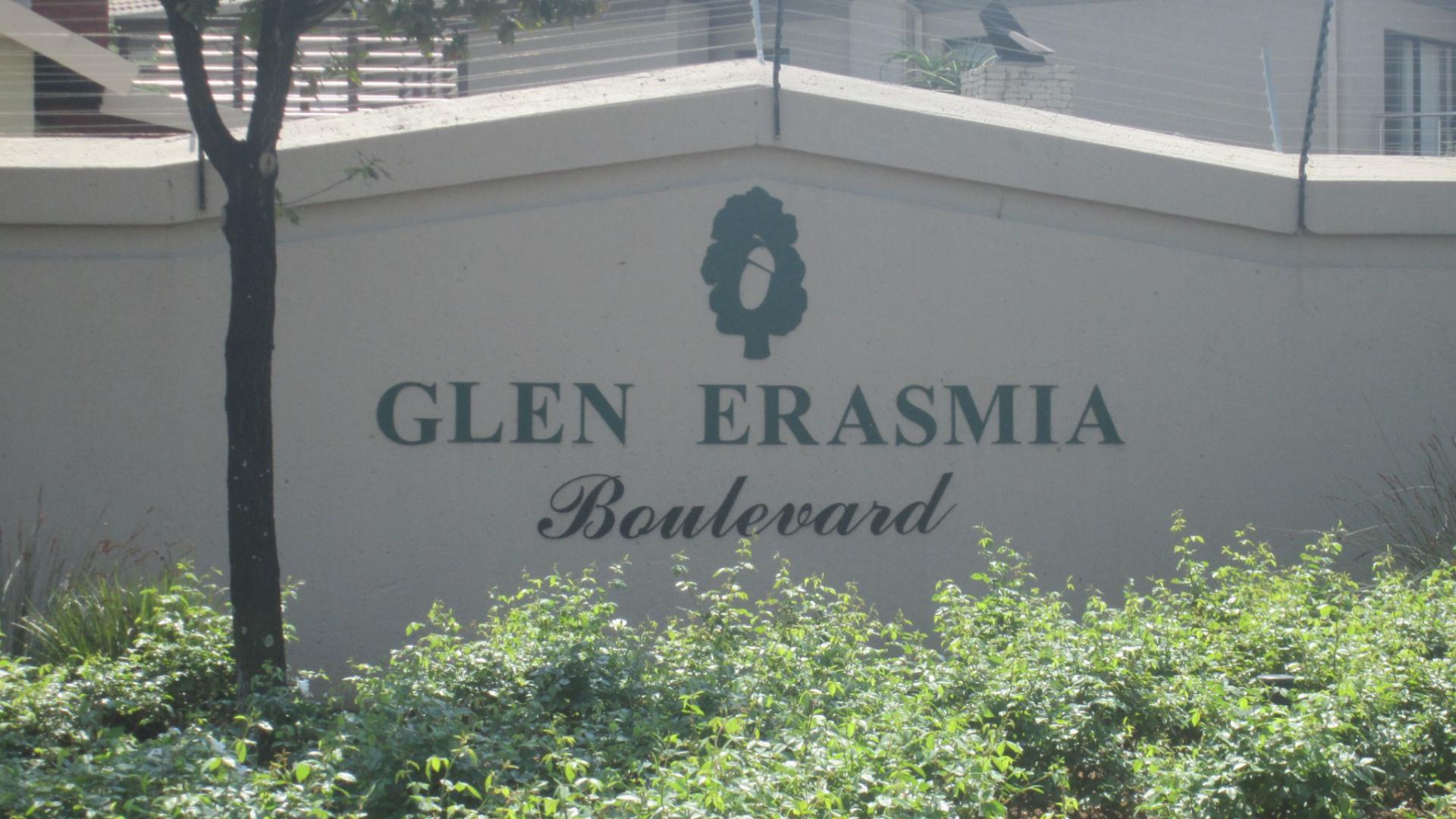 Front View of property in Glen Erasmia Boulevard