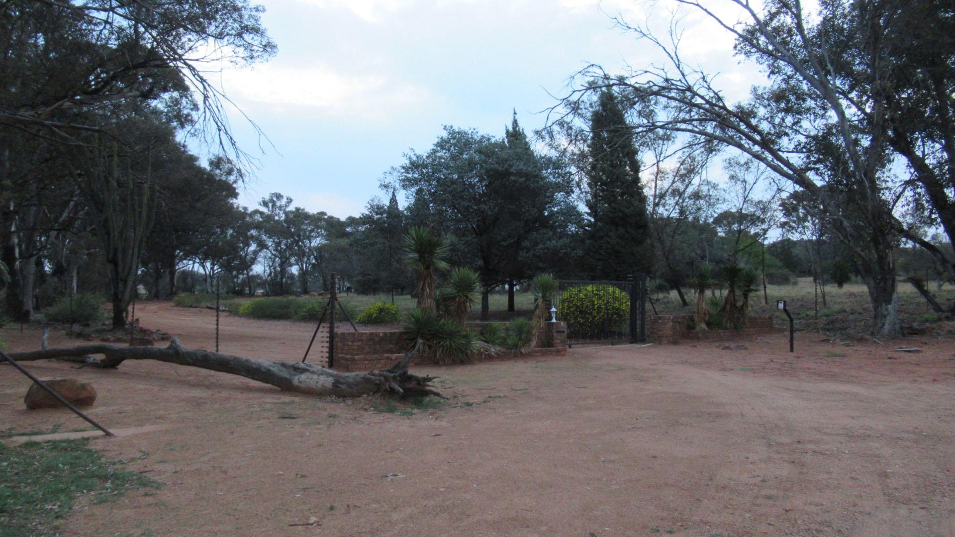 Front View of property in Walkers Fruit Farms SH