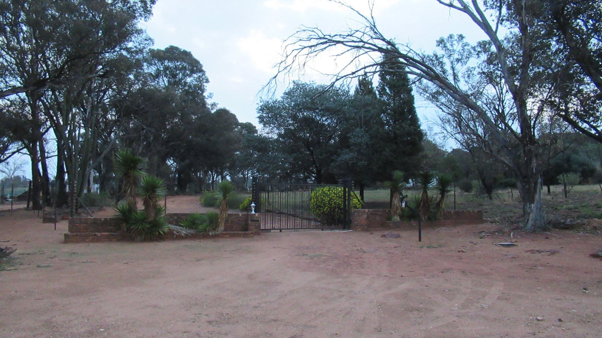 Front View of property in Walkers Fruit Farms SH