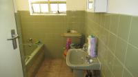 Bathroom 2 - 6 square meters of property in Walkers Fruit Farms SH