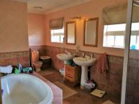 Main Bathroom - 20 square meters of property in Walkers Fruit Farms SH