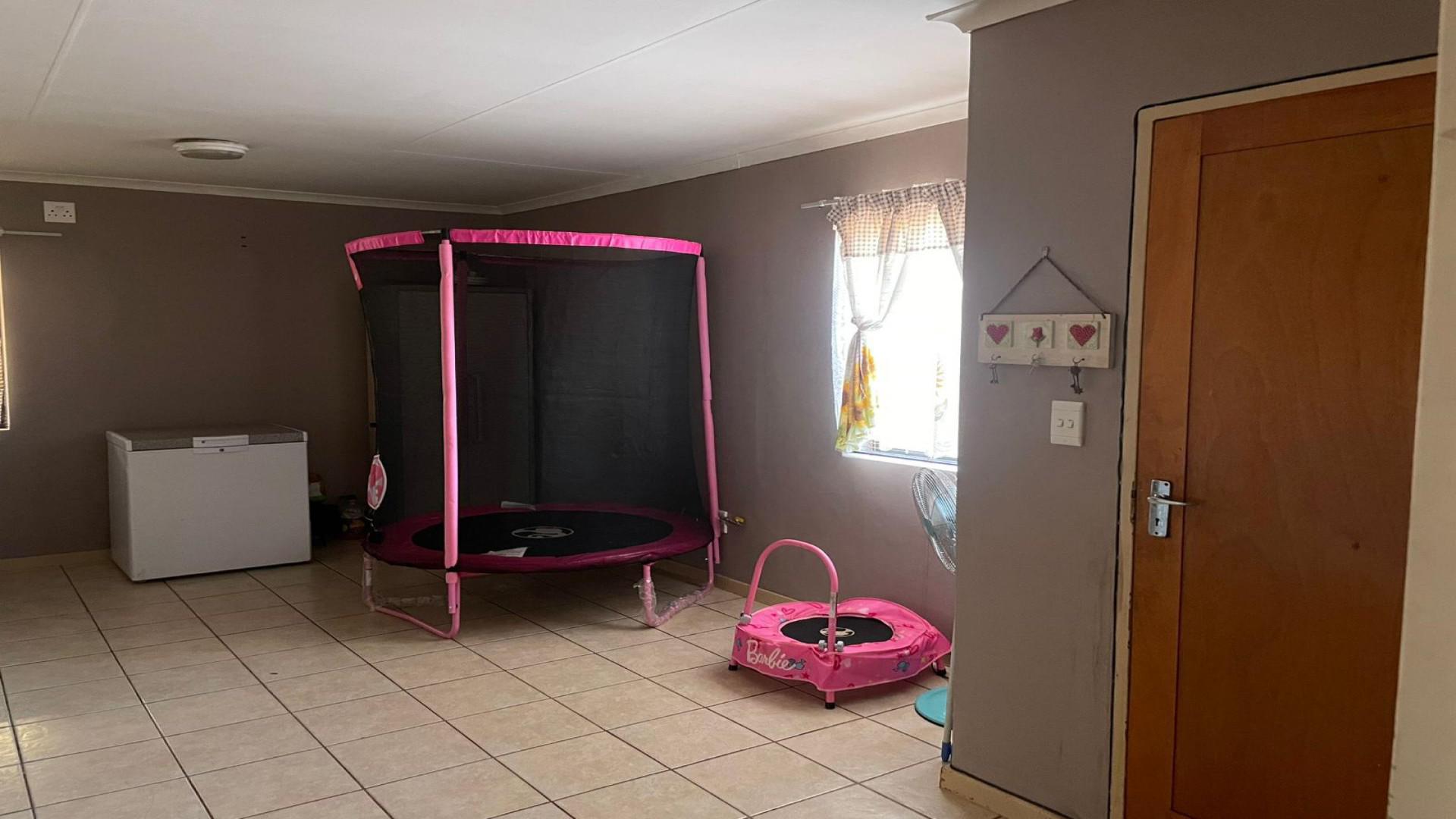 Lounges of property in Kathu