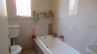 Bathroom 1 - 5 square meters of property in Protea Glen