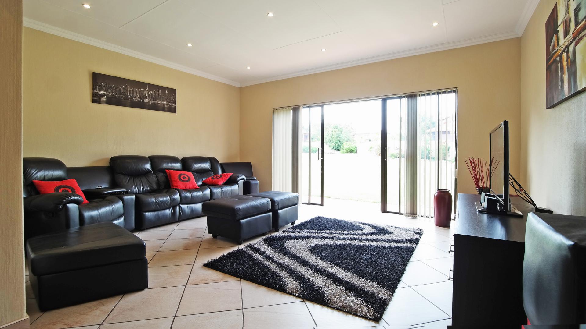 TV Room - 26 square meters of property in The Wilds Estate