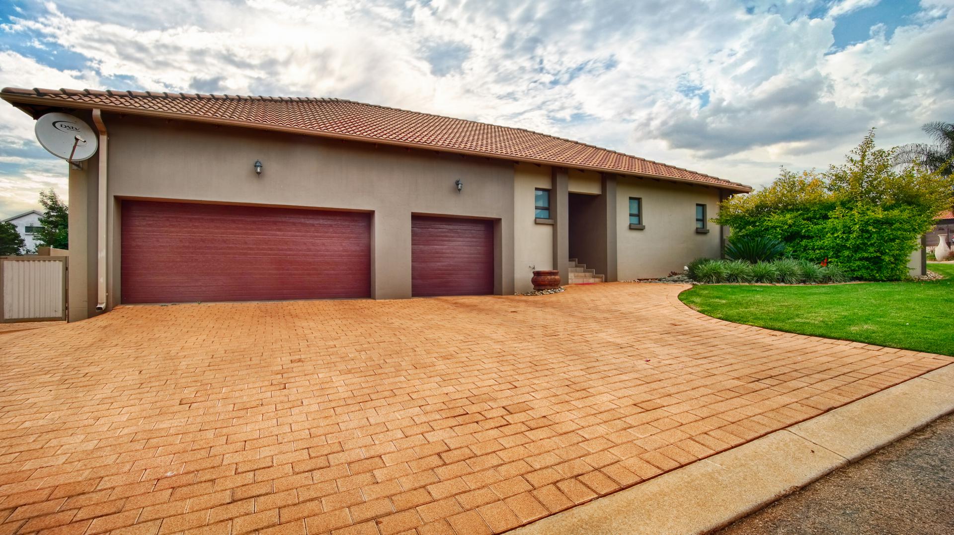 Front View of property in The Wilds Estate