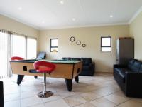 Lounges - 31 square meters of property in The Wilds Estate