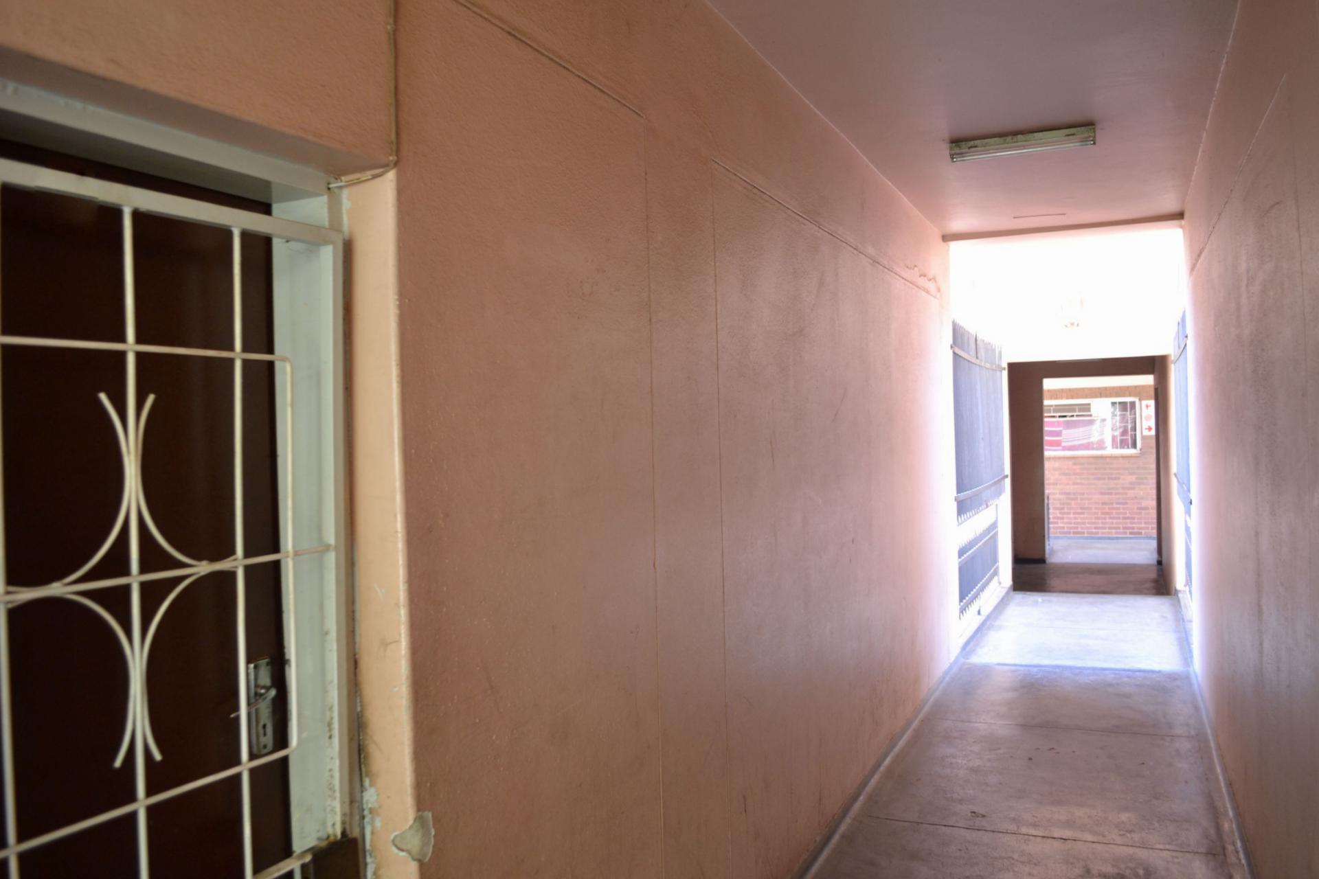 Front View of property in Sunnyside