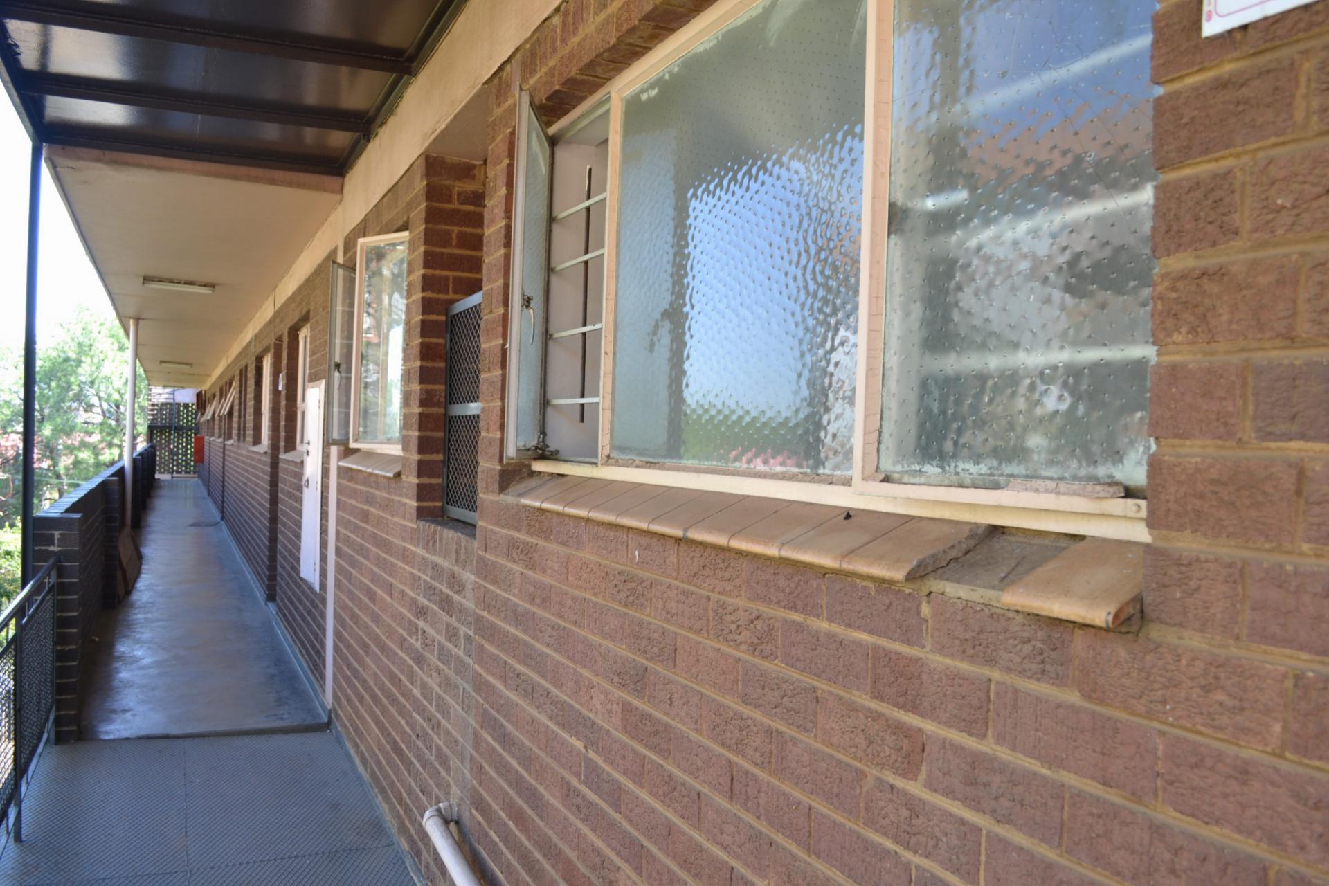 Front View of property in Sunnyside