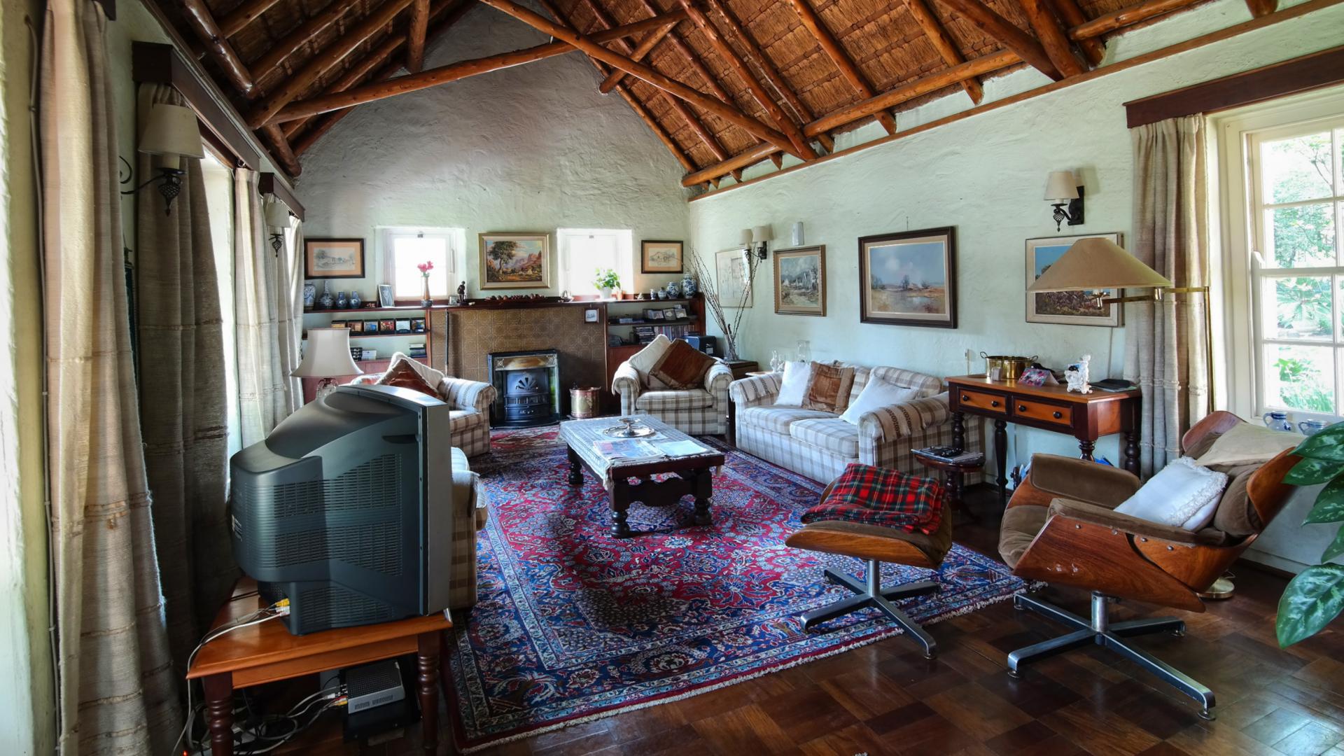 Lounges of property in Waterkloof Glen