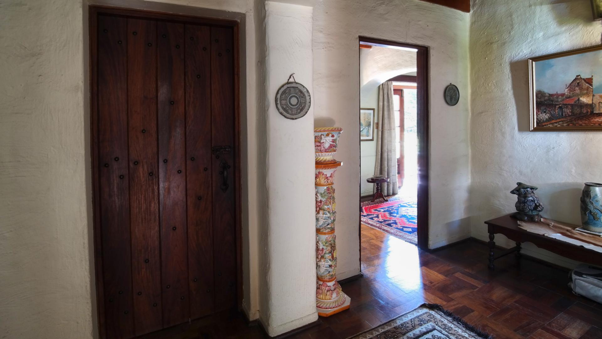 Dining Room of property in Waterkloof Glen