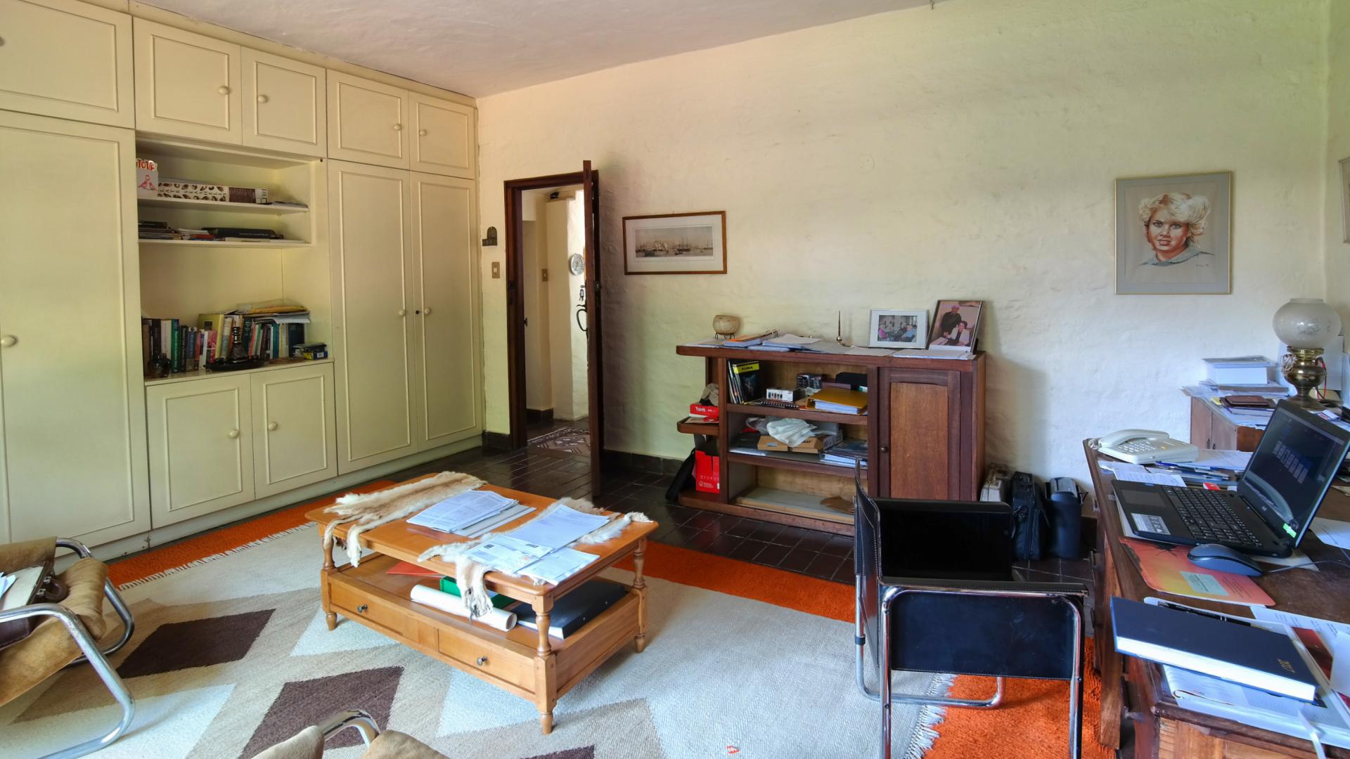 Study of property in Waterkloof Glen