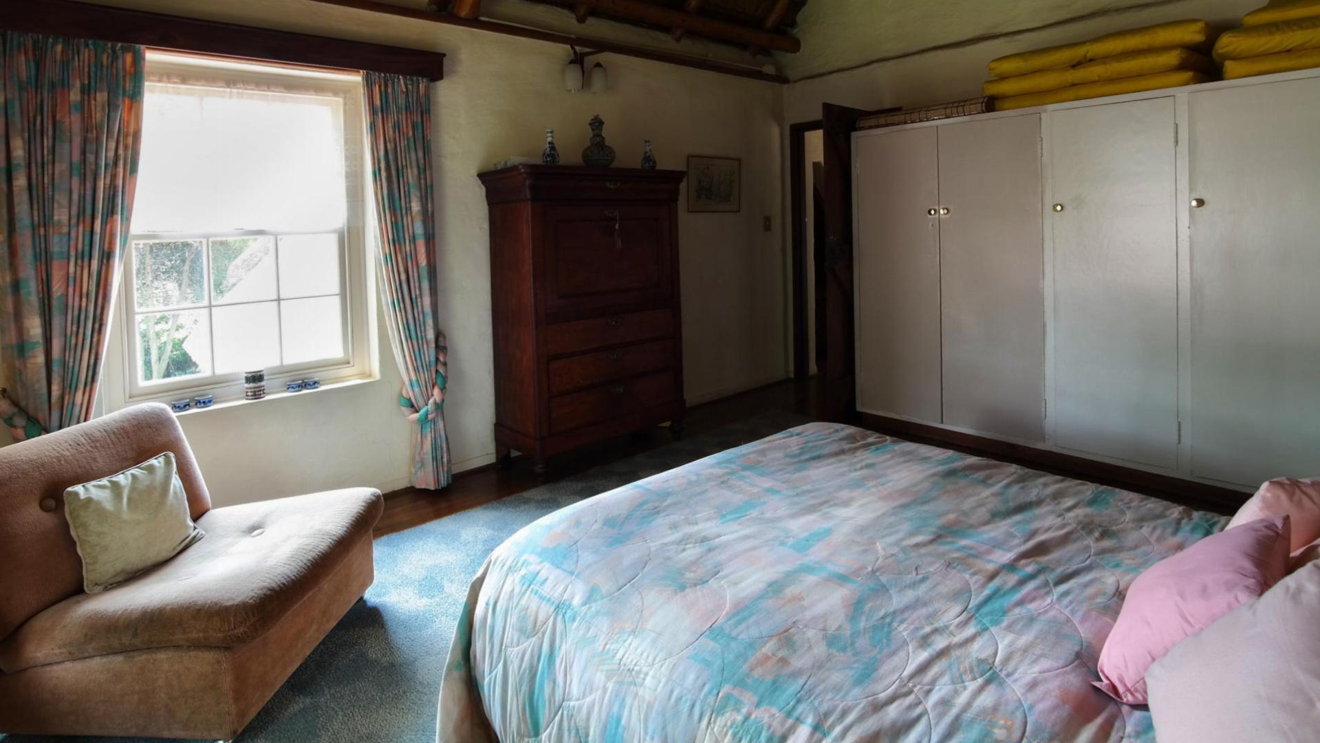 Bed Room 2 of property in Waterkloof Glen