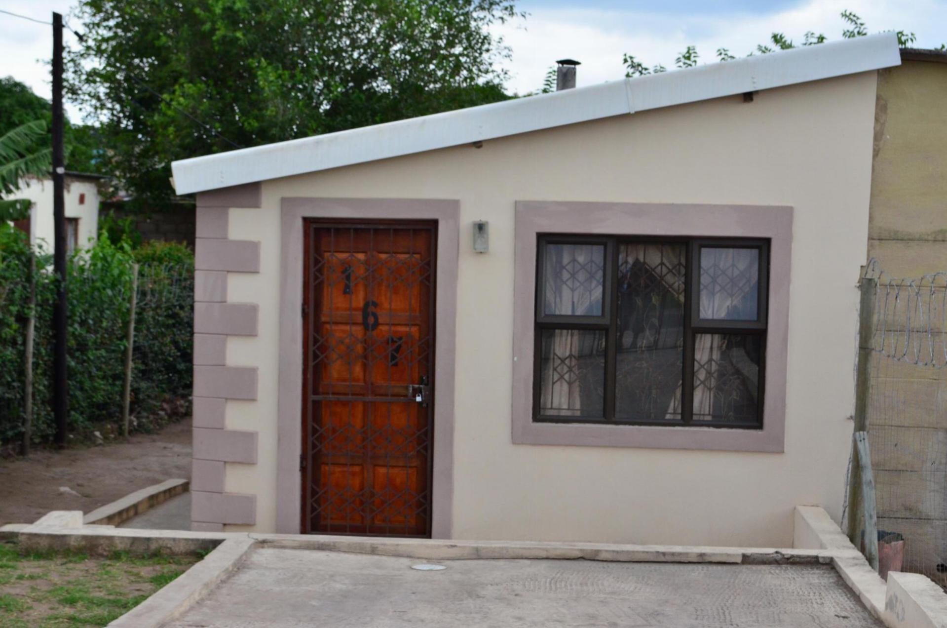Front View of property in Kwandengezi