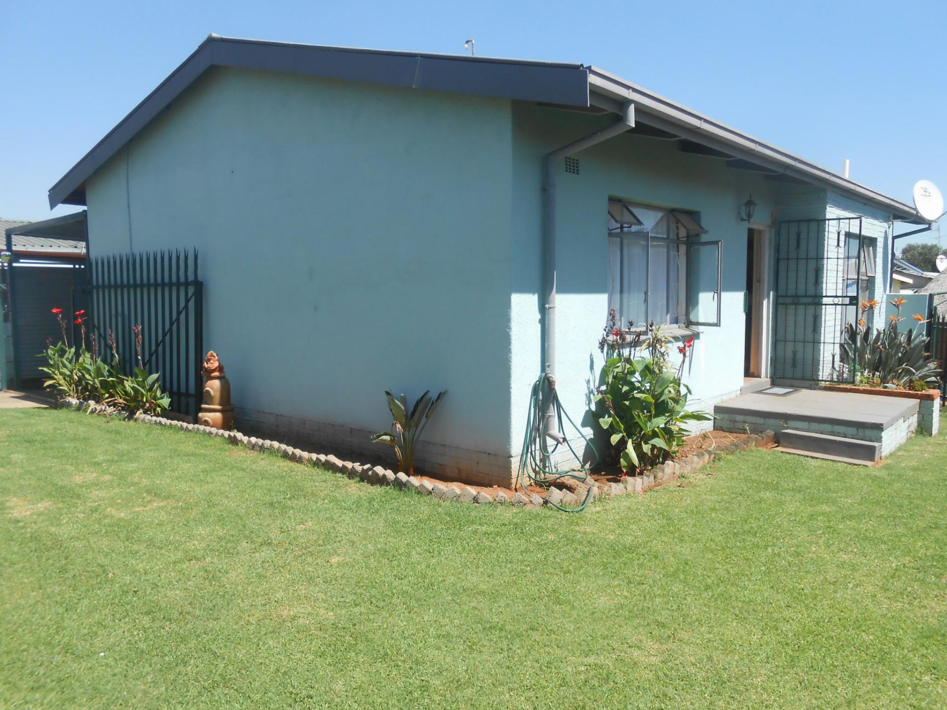 Front View of property in Johannesburg Central