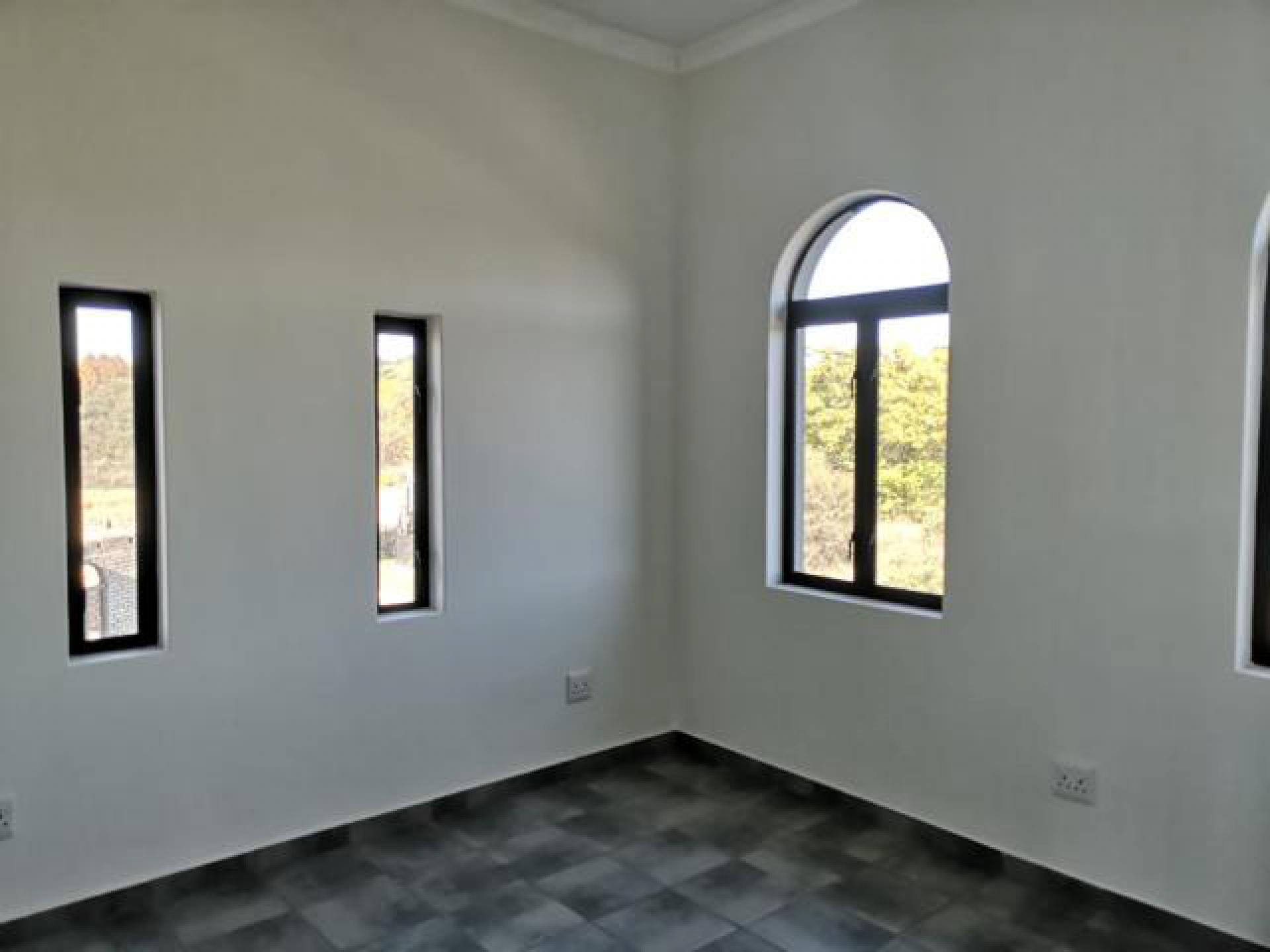 Bed Room 1 - 13 square meters of property in Ifafi