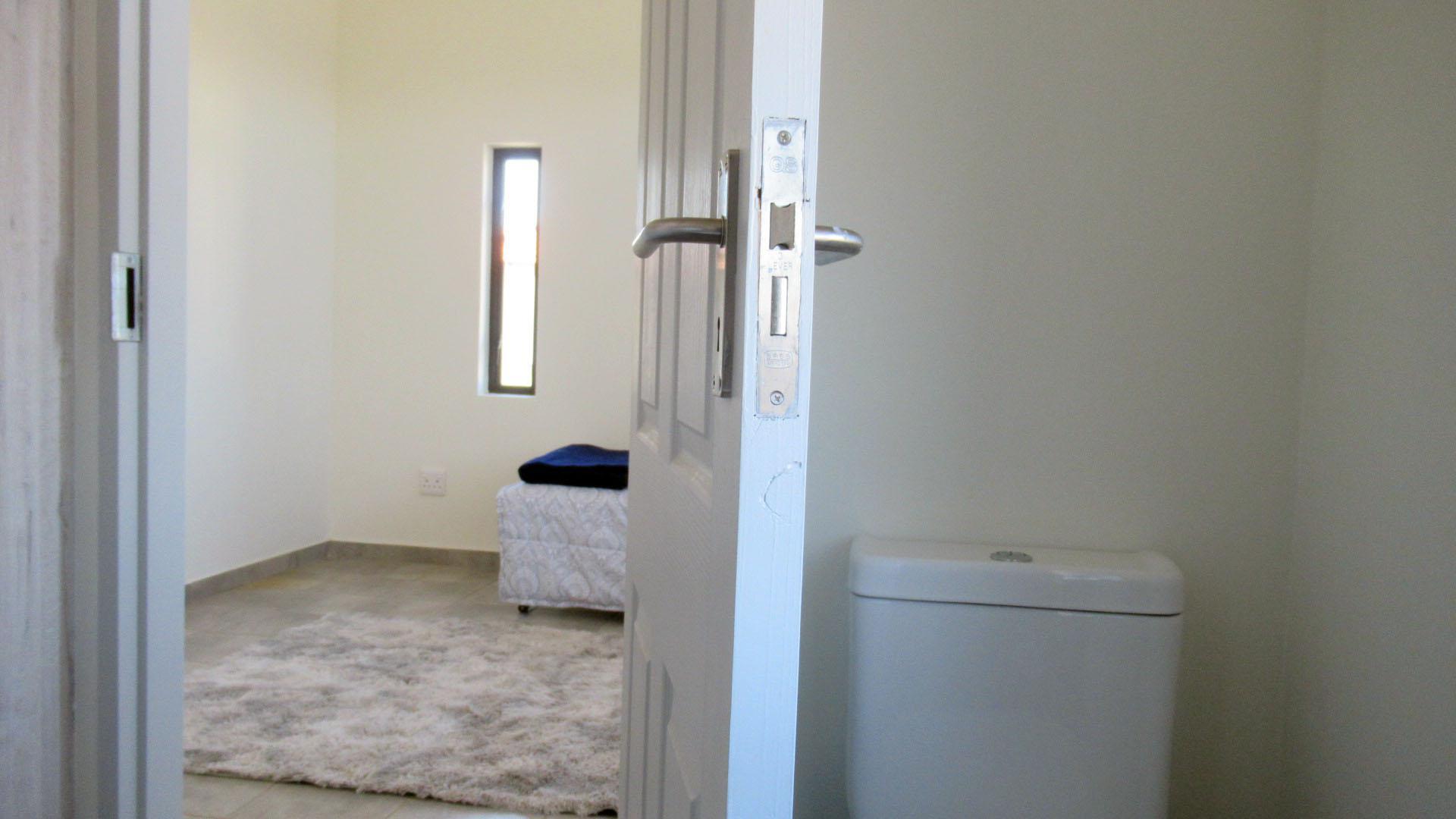 Bed Room 1 - 13 square meters of property in Ifafi