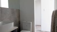 Bathroom 3+ - 4 square meters of property in Ifafi