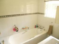 Main Bathroom - 3 square meters of property in Three Rivers