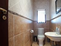 Guest Toilet - 4 square meters of property in Willow Acres Estate