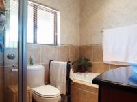 Bathroom 1 - 7 square meters of property in Willow Acres Estate