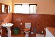 Main Bathroom - 13 square meters of property in Hibberdene