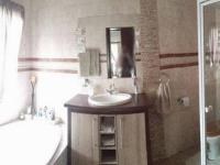 Main Bathroom of property in Kuruman