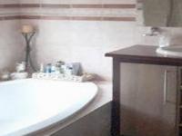 Main Bathroom of property in Kuruman