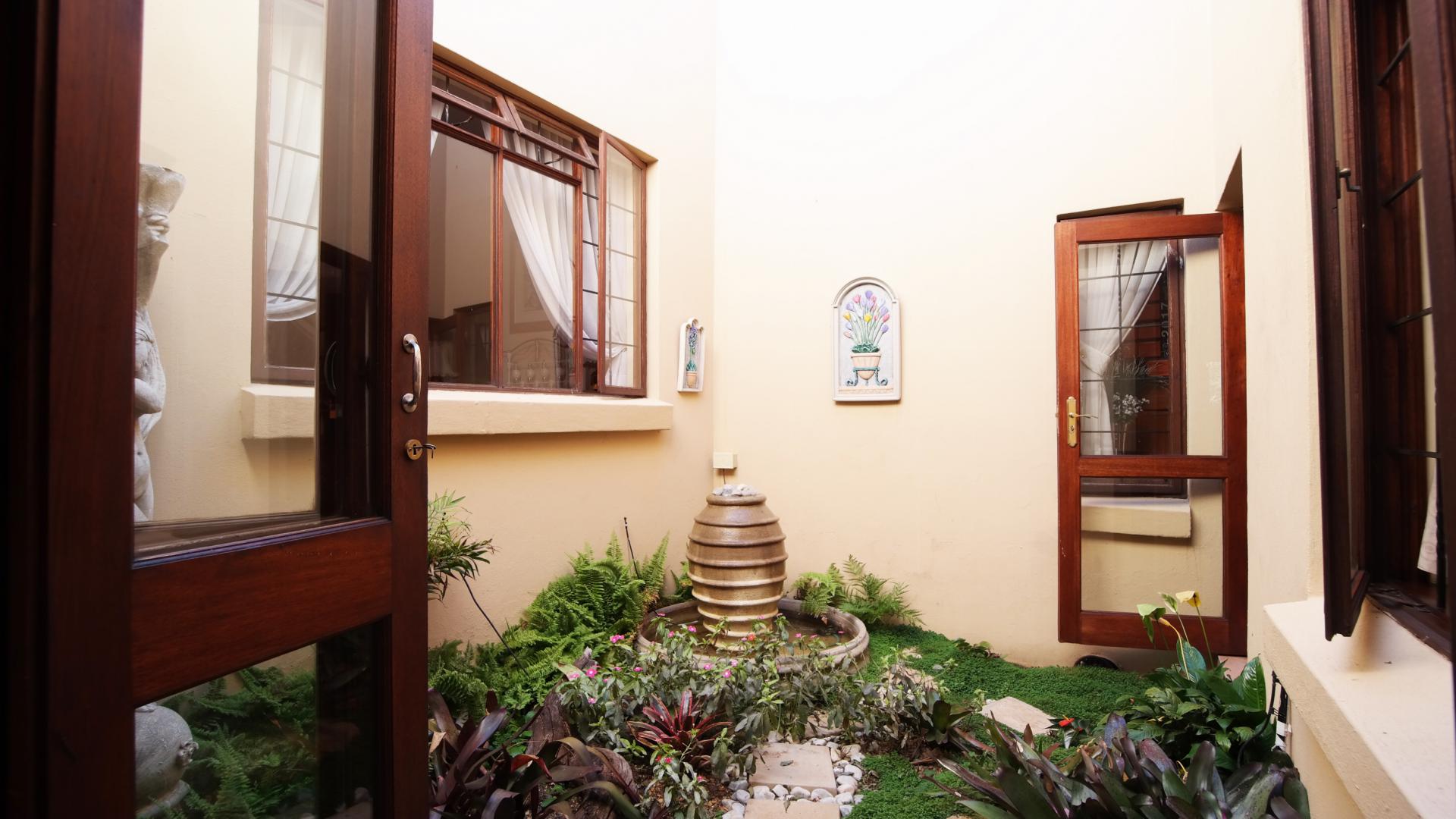 Spaces - 37 square meters of property in The Wilds Estate