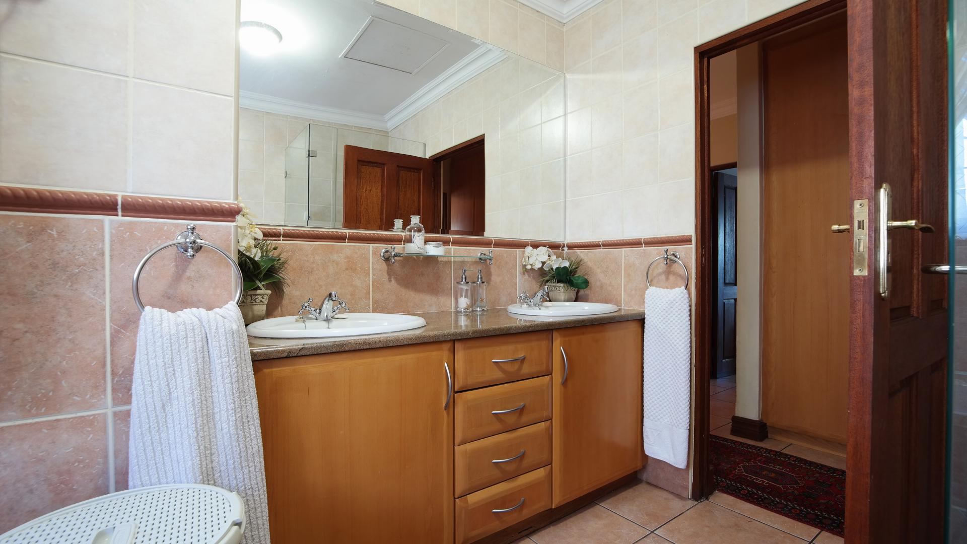 Bathroom 2 - 10 square meters of property in The Wilds Estate