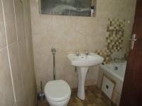 Bathroom 1 - 4 square meters of property in Vanderbijlpark