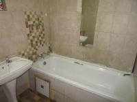 Bathroom 1 - 4 square meters of property in Vanderbijlpark