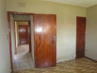 Bed Room 1 - 12 square meters of property in Vanderbijlpark