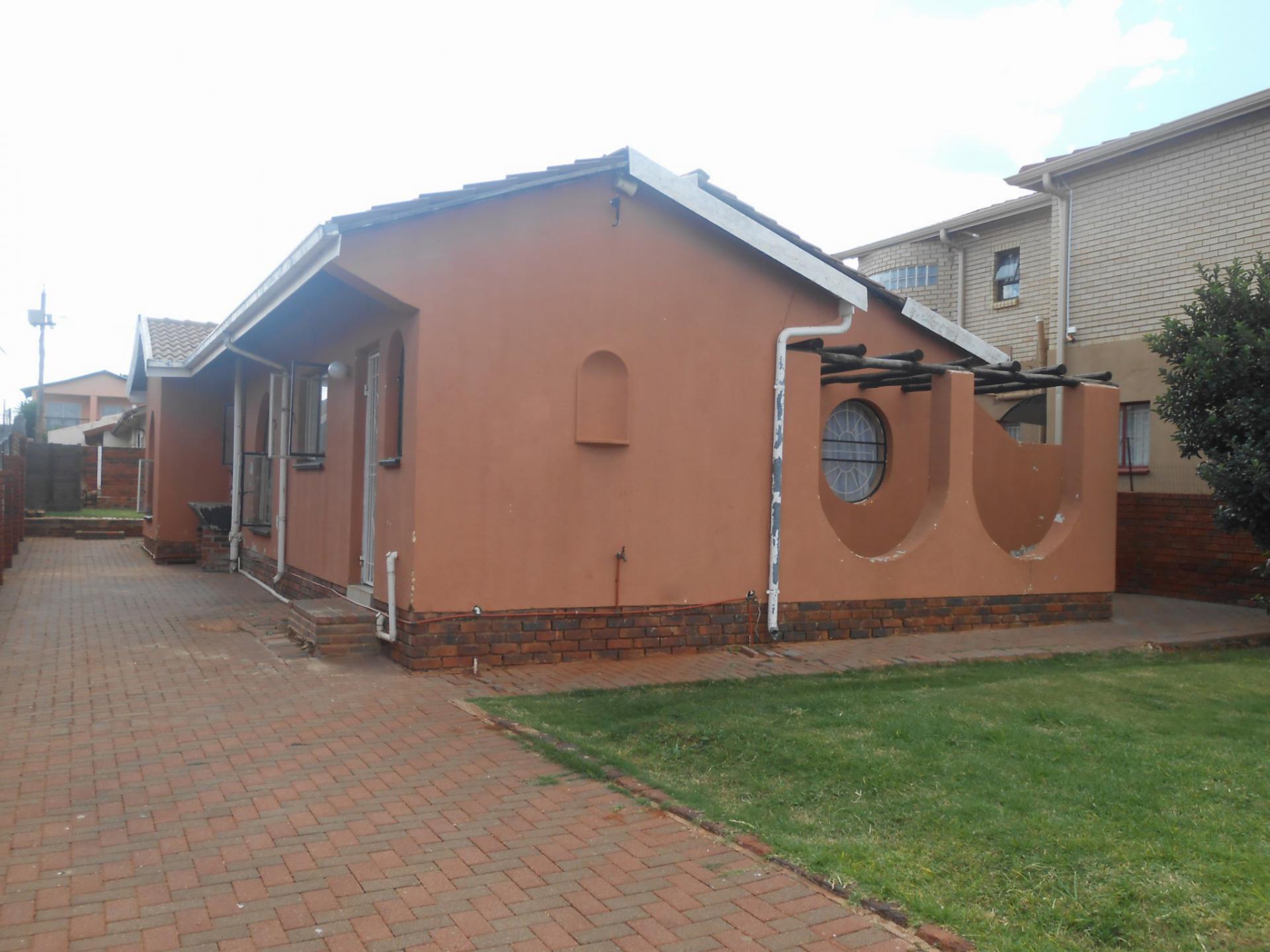 Front View of property in Lenasia South