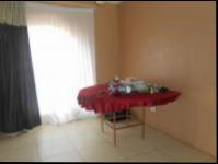 Dining Room - 43 square meters of property in Lenasia South